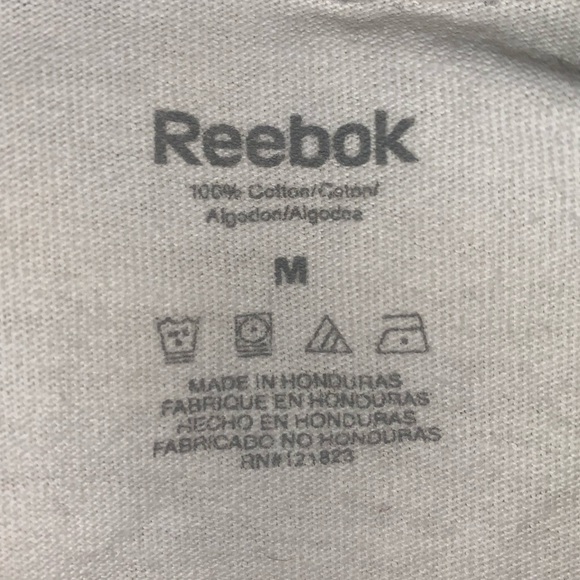 🛍 4/$20 Reebok graphic tee - Picture 2 of 2